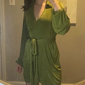 Princess Polly Dress (new season)